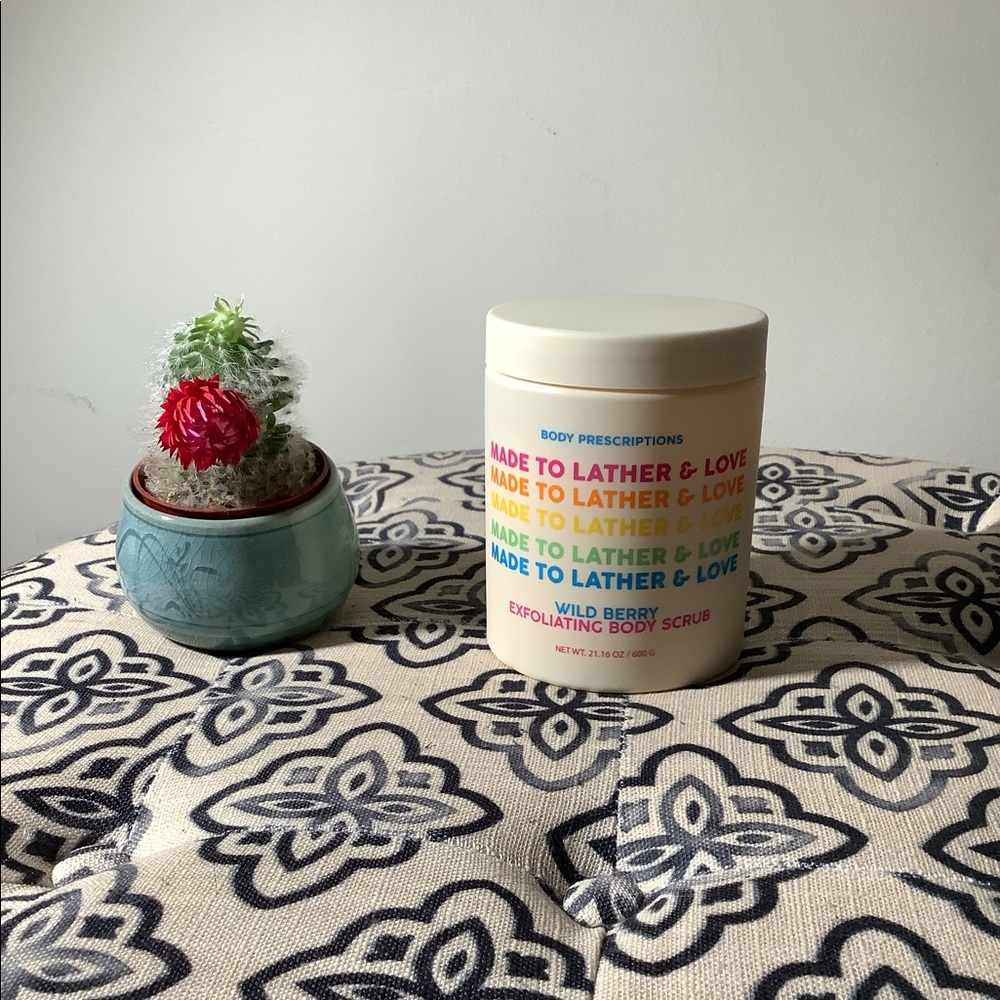 MADE TO LOVE & LATHER Scrub